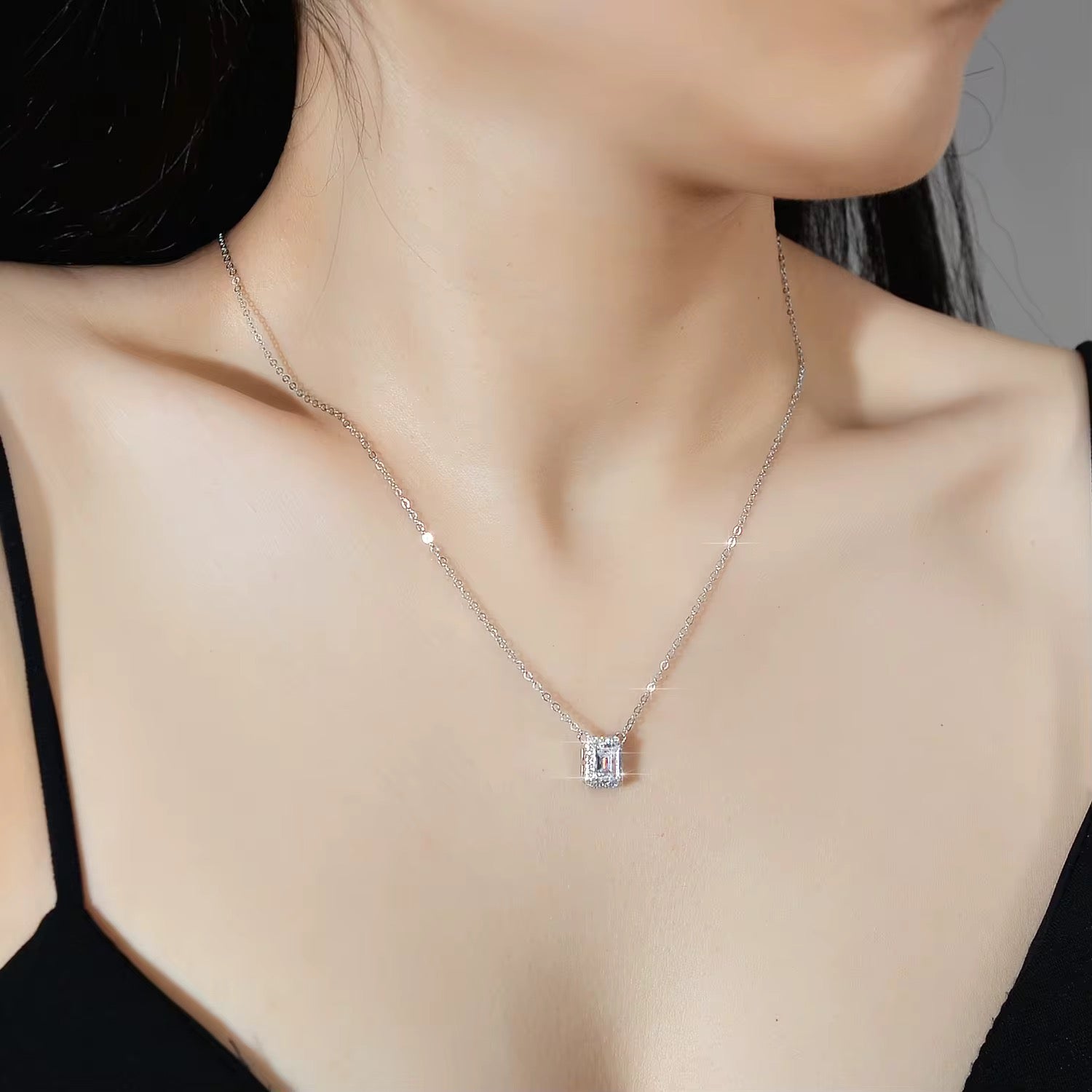 Orlina Pure – Collier à Éclat Cristallin