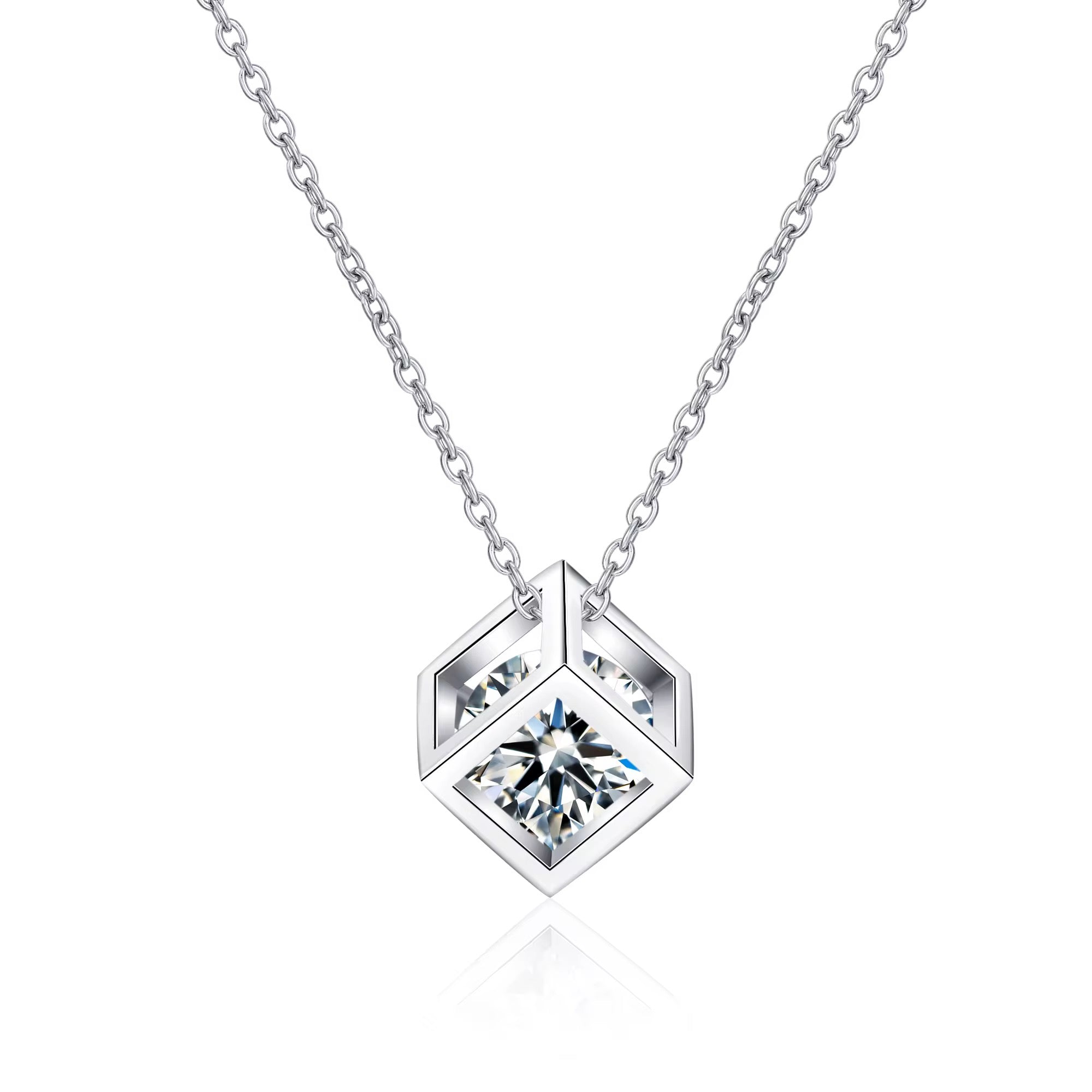 Crystal Edge – Collier Cube Moissanite
